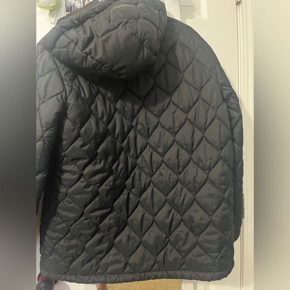 New Balance puffer jacket
Size XL Black zip up - Picture 5 of 5